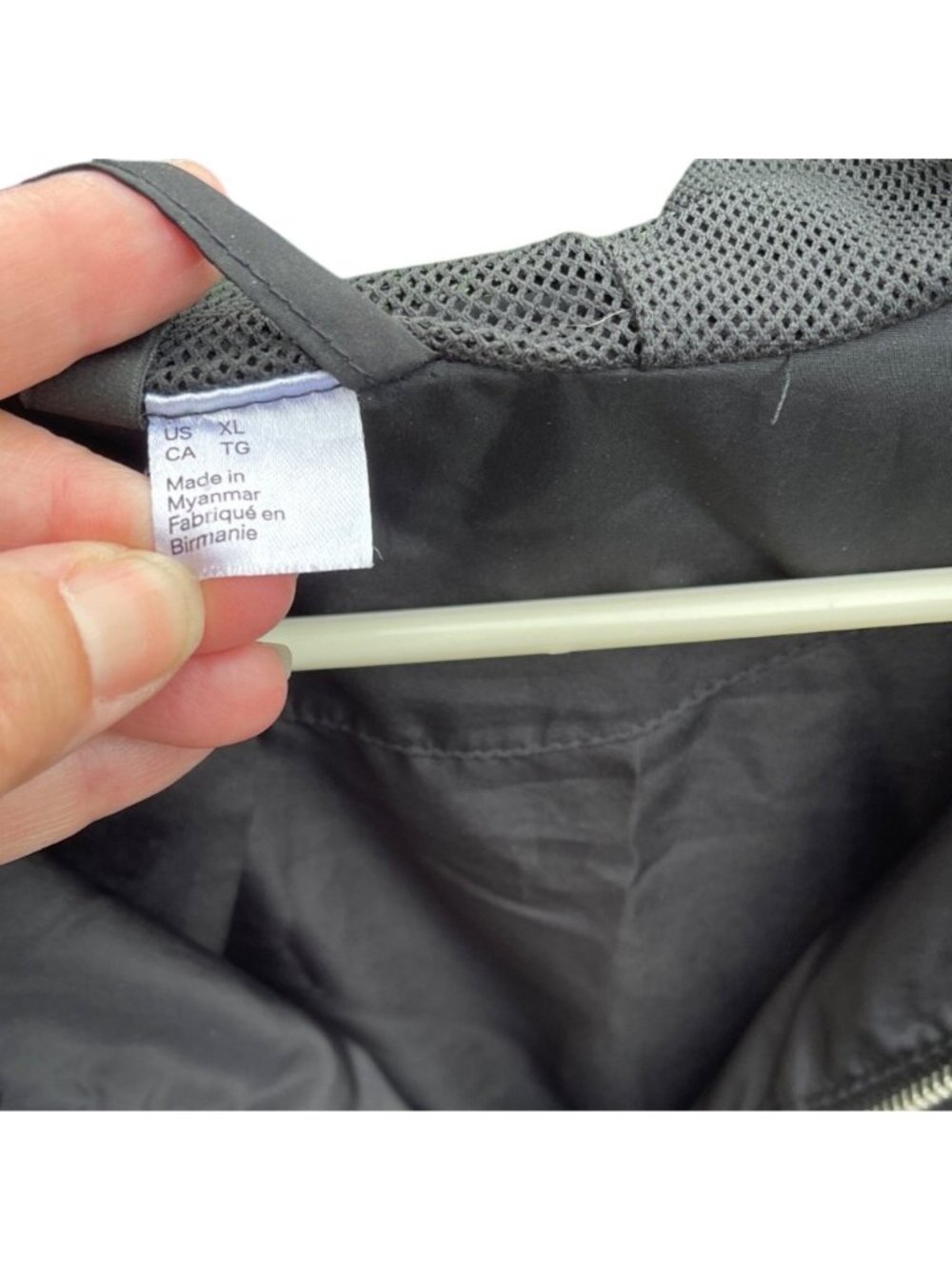 H&M Divided Black Hooded Lightweight Jacket Women's Windbreaker Size XL Casual - Picture 7 of 9